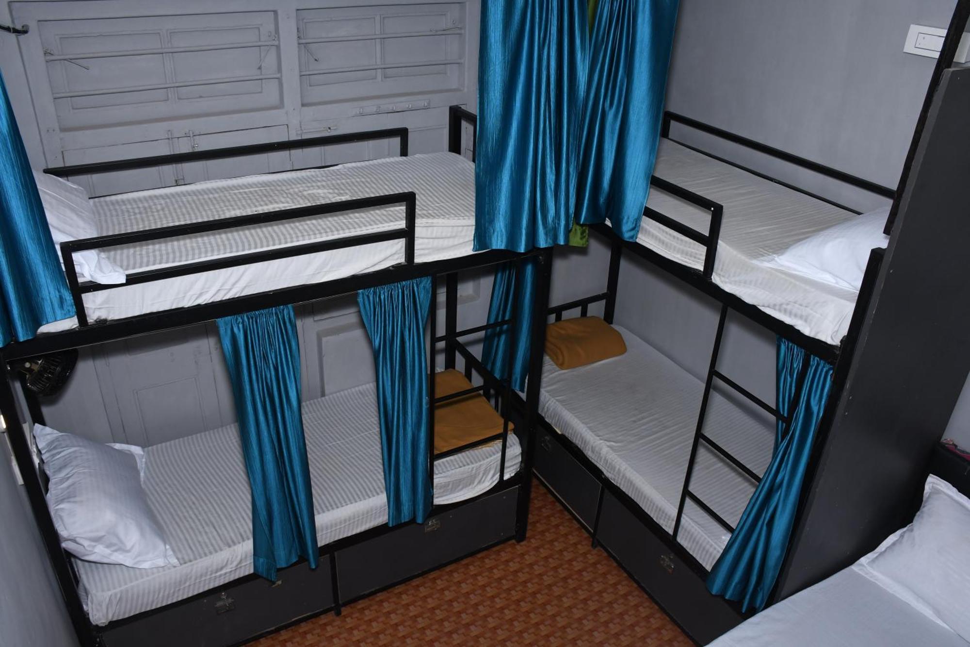 New Dormitory Afra Bombay Eksteriør billede